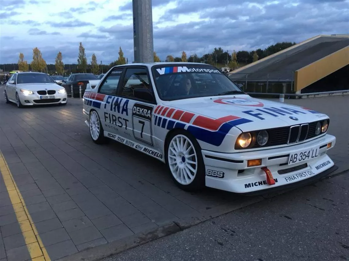 Dominant on Tarmac – The Rally-Bred BMW E30 M3插图2