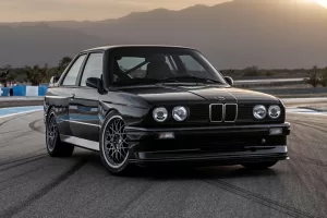 Why the BMW E30 Became an Automotive Icon缩略图