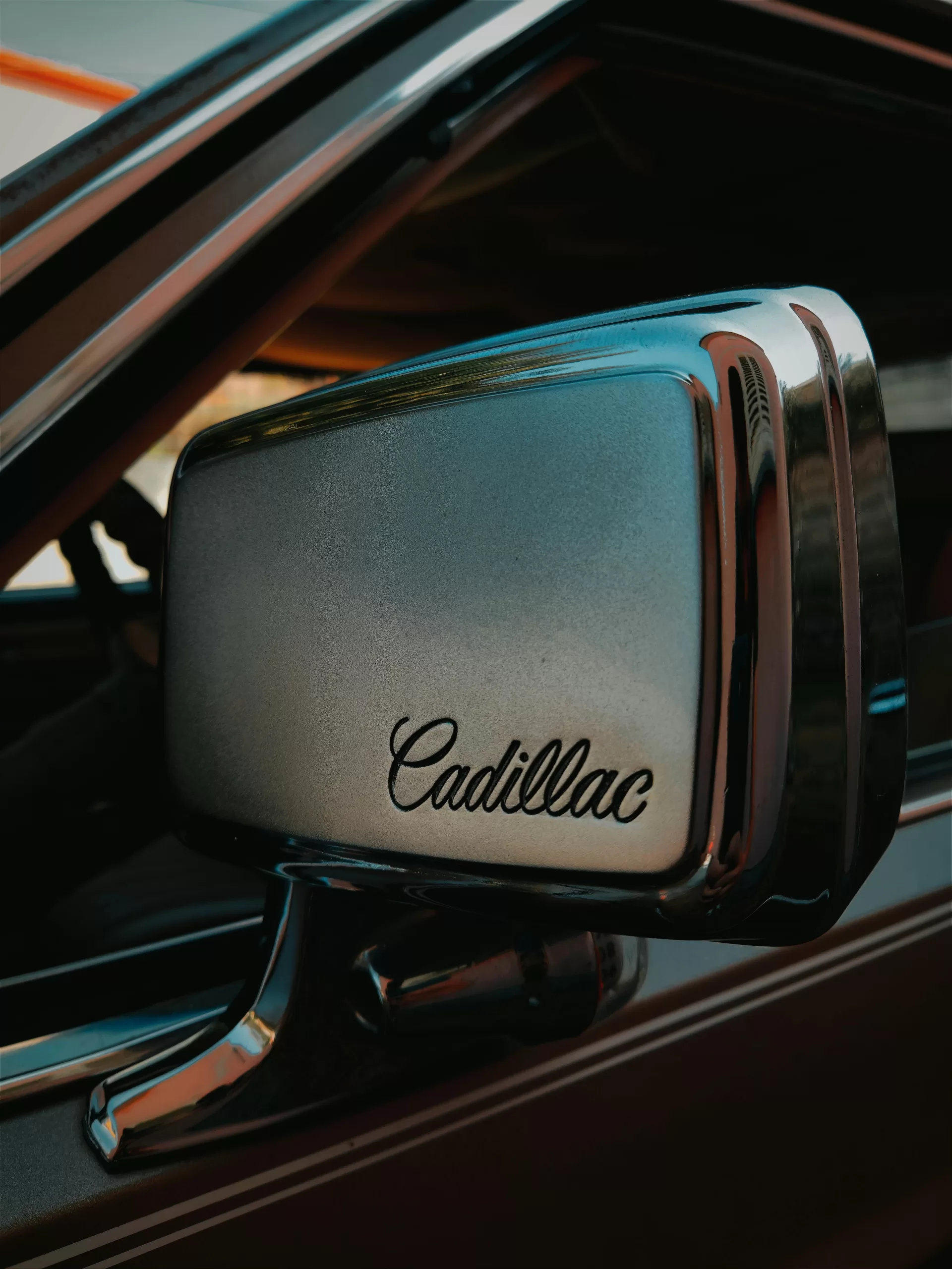 The Allure and Majesty of Vintage Cadillac插图3