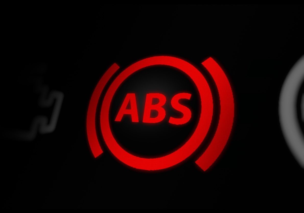 Is it safe to drive with the ABS light on?插图3