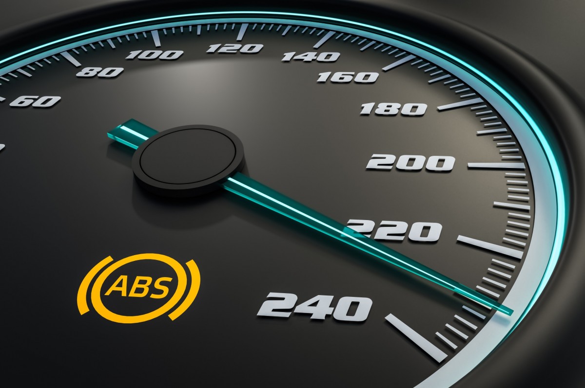 Don’t Brake a Sweat: Understanding Your Car’s ABS Light插图