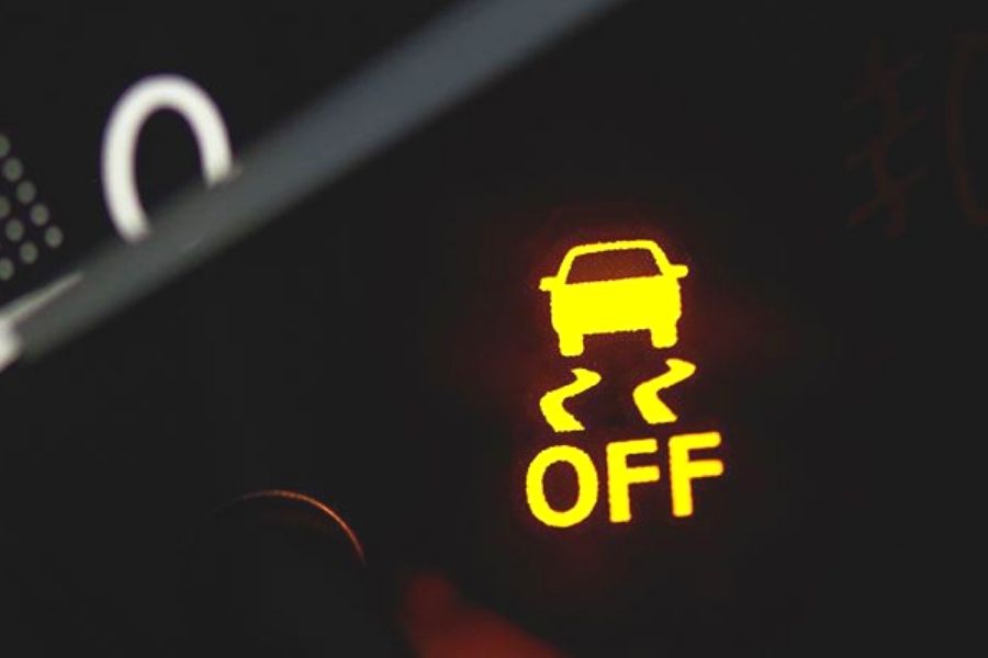 Don’t Be Swept Away: Understanding Your Car’s Swerving Light插图4