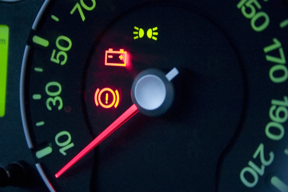 Understanding Your Car’s Battery Light缩略图