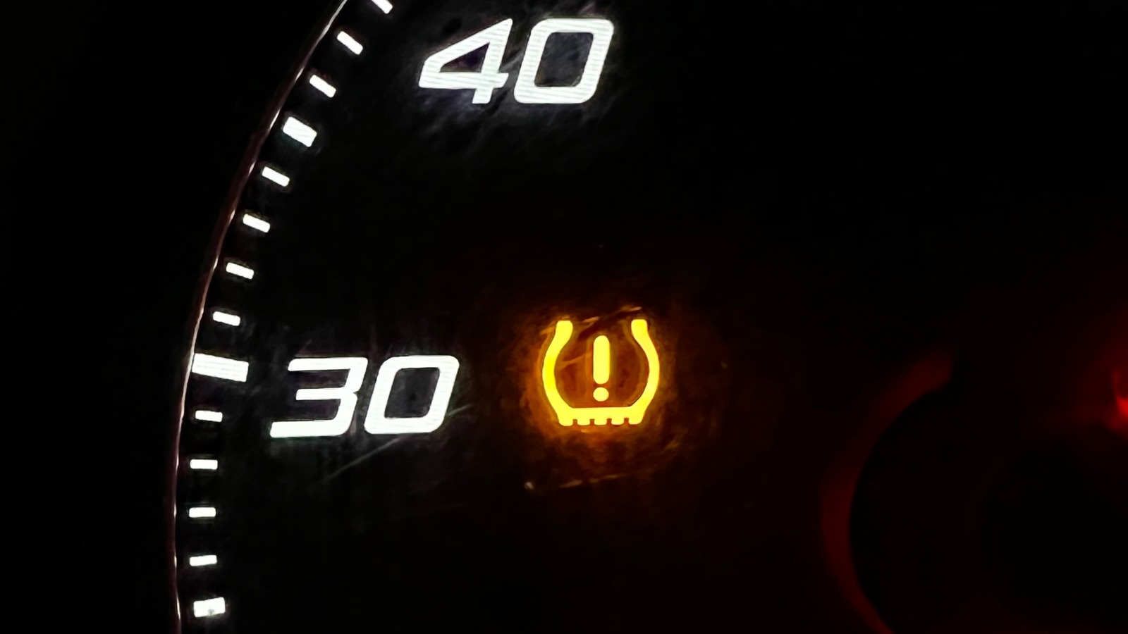 Don’t Ignore It! Understanding Your Car’s TPMS Light插图4
