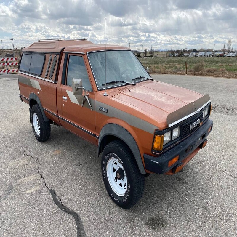 old nissan trucks