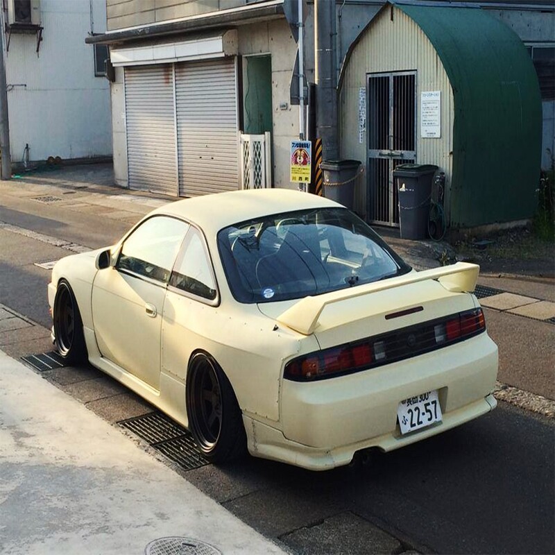 old nissan sports car