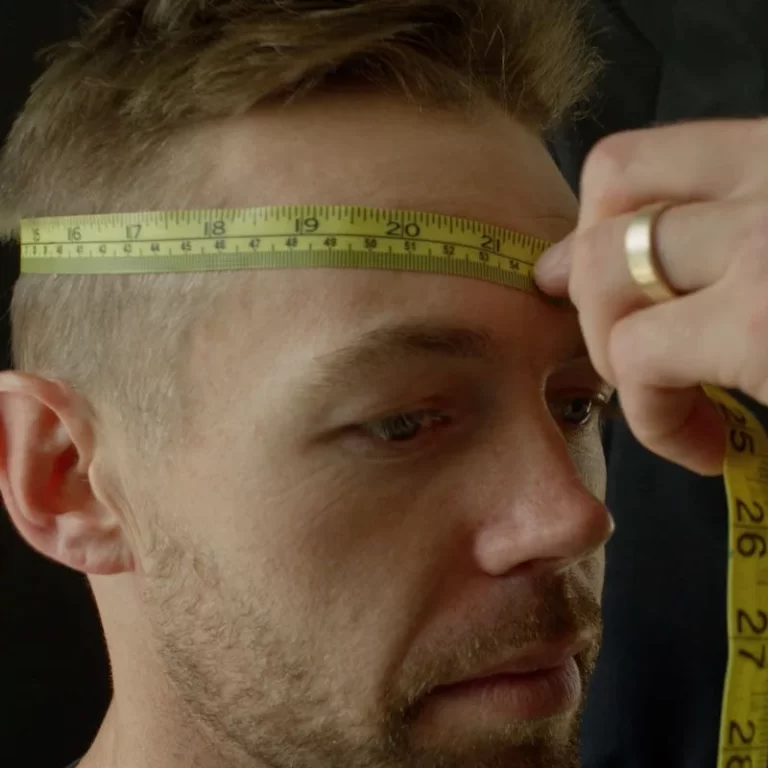 measure head for motorcycle helmet