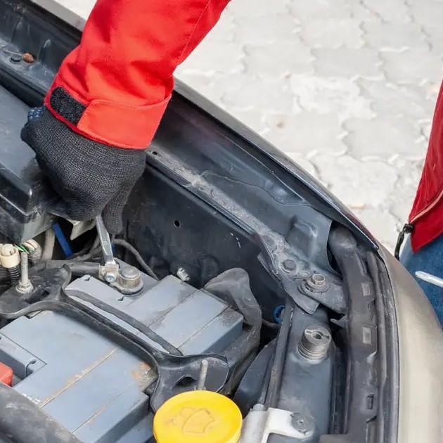 disconnect car battery