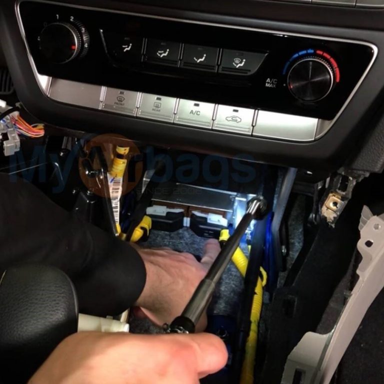 airbag module located