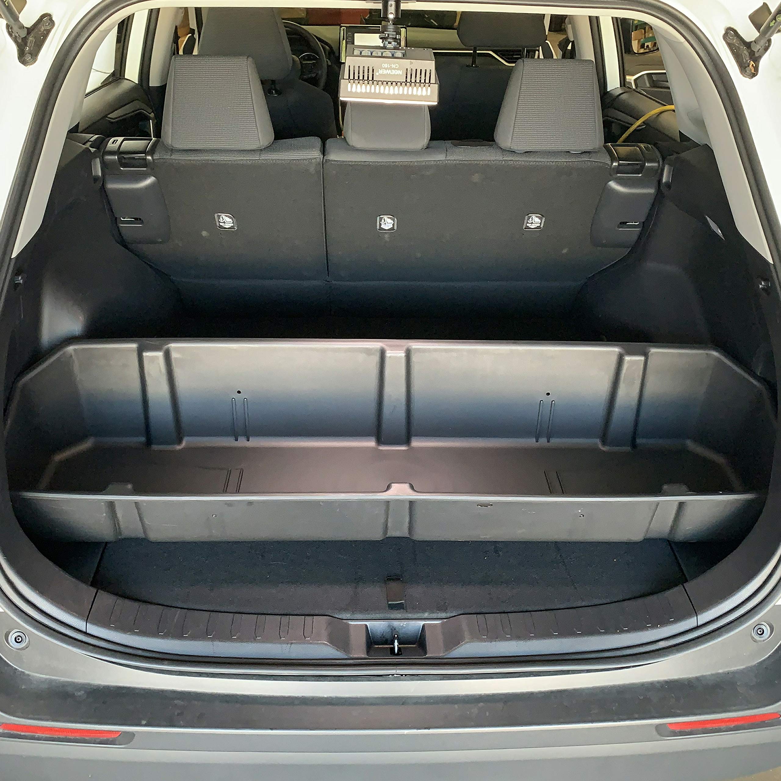 toyota rav4 trunk space