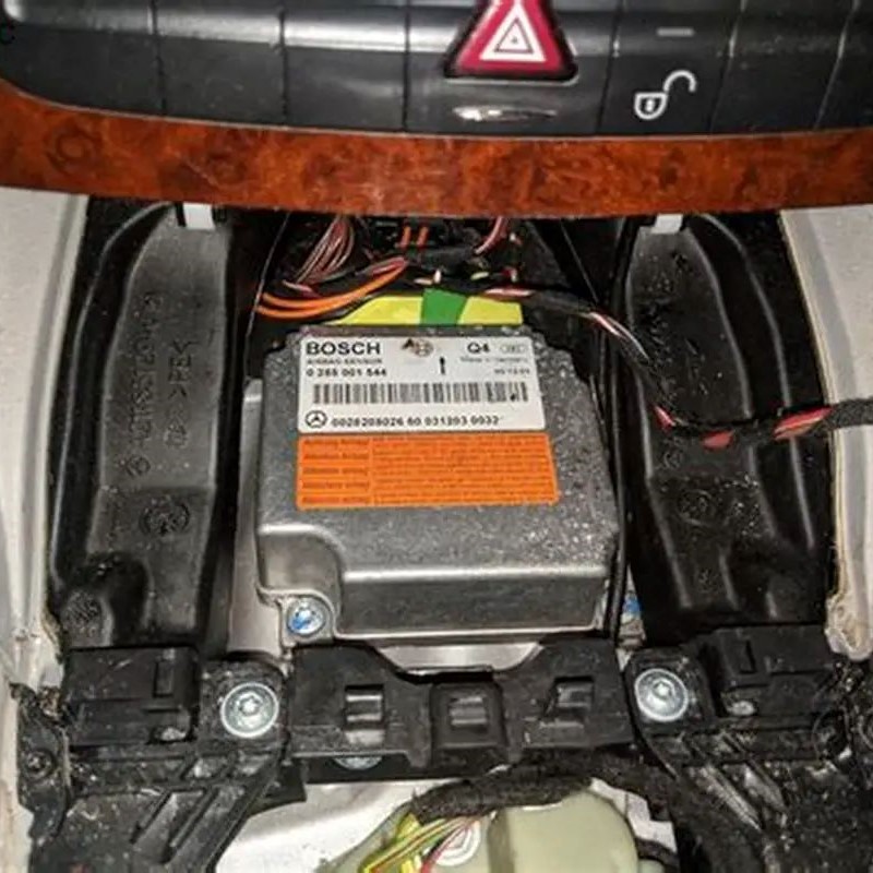 airbag module located