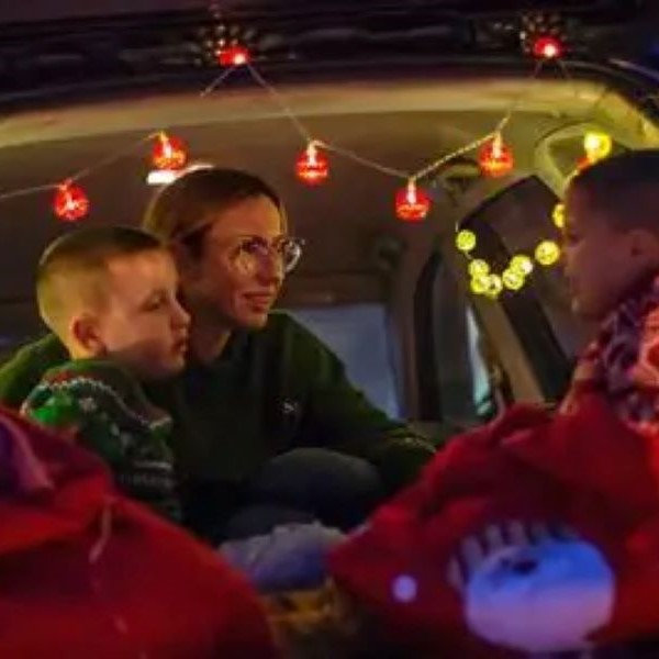 can you put christmas lights on your car