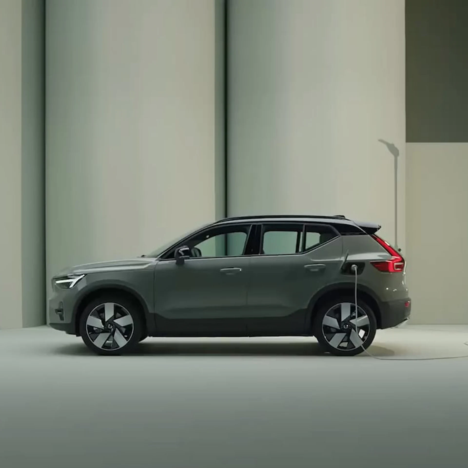 volvo suv electric