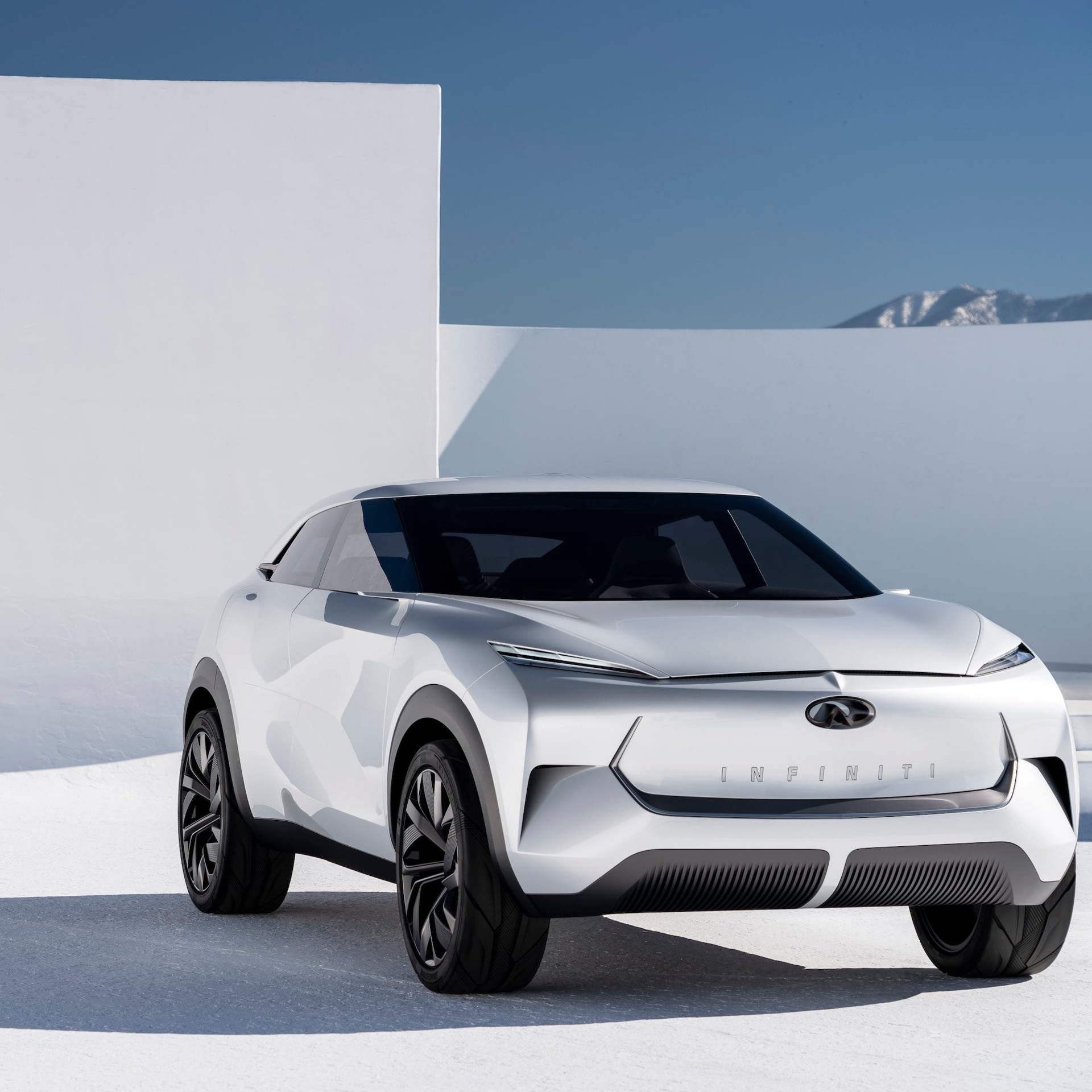 electric infiniti suv
