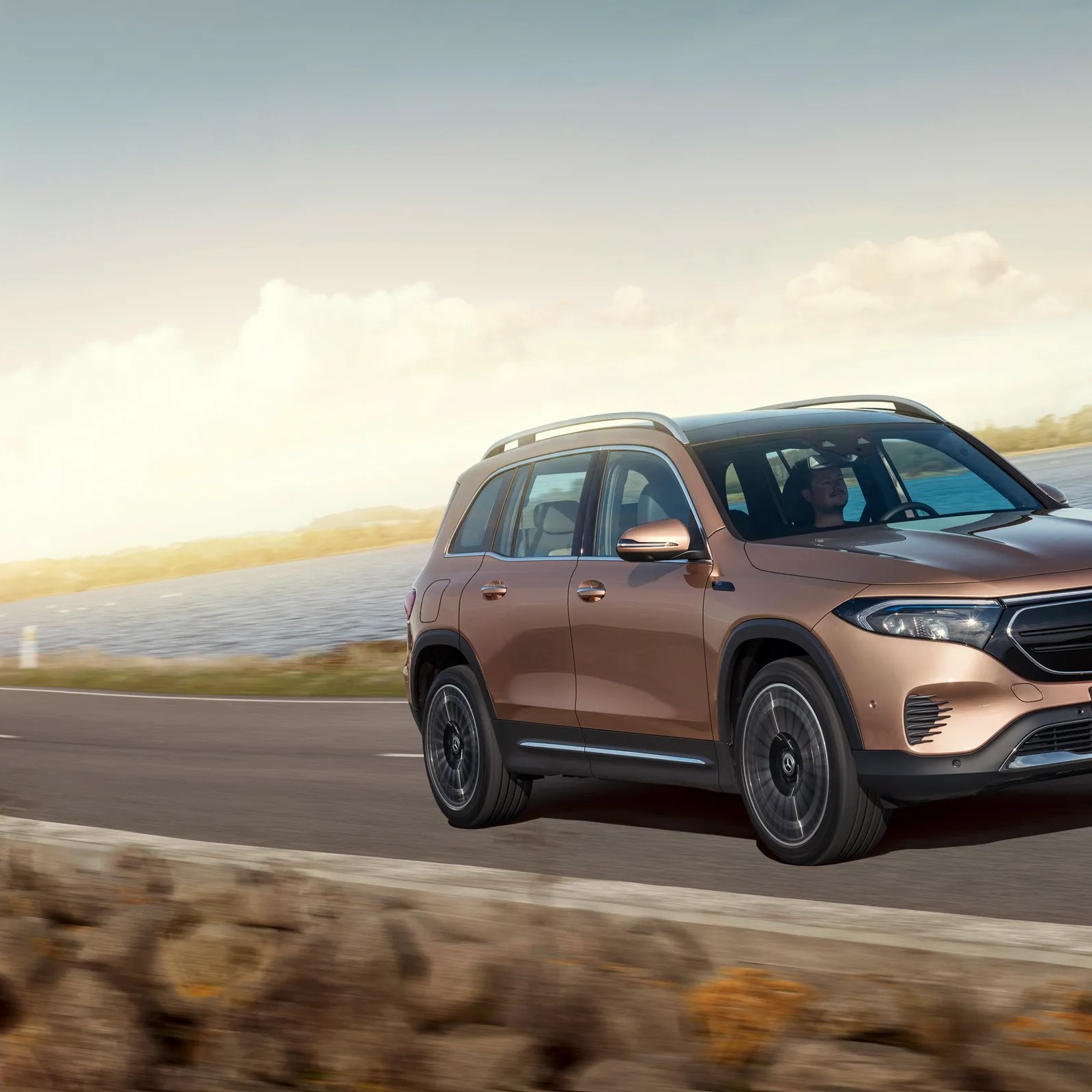 mercedes electric suv eqb