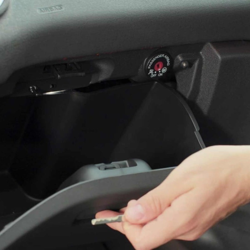 turn on passenger airbag