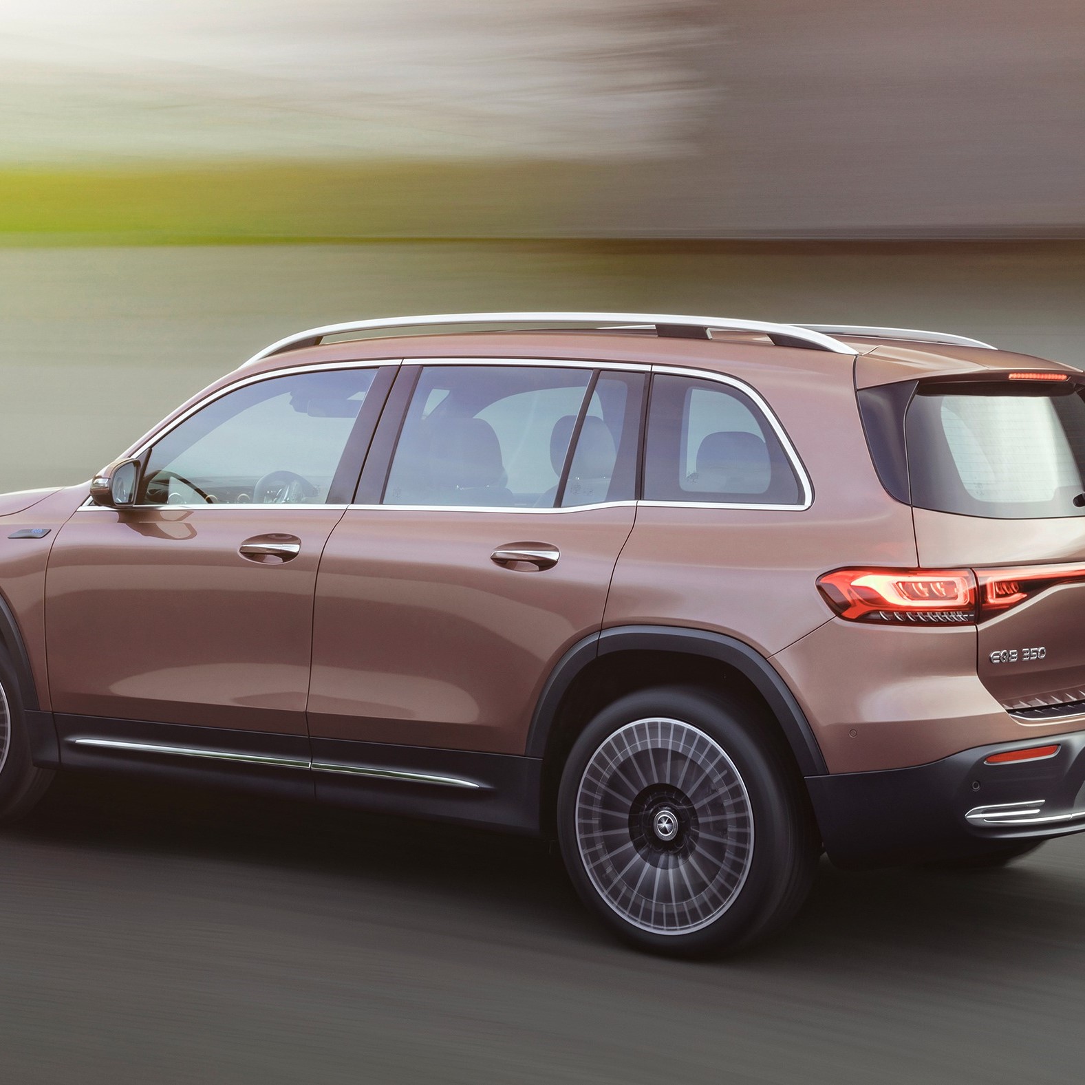 mercedes electric suv eqb