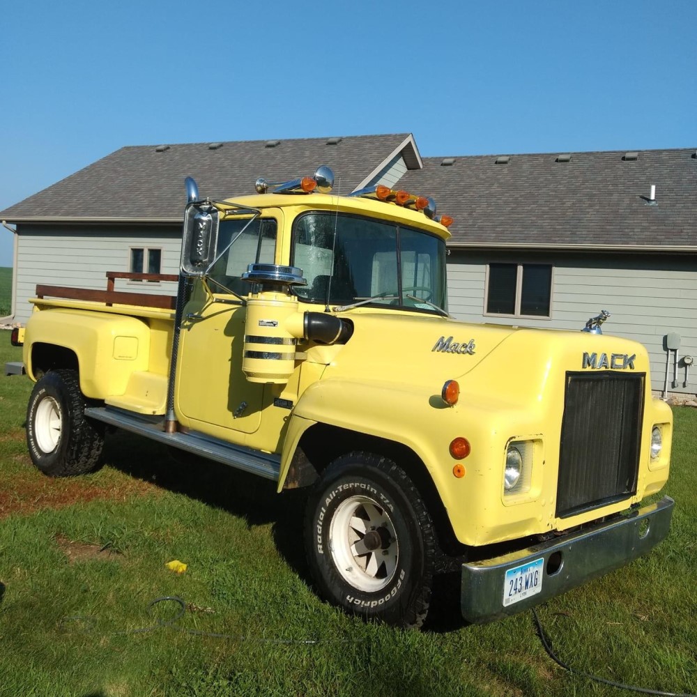 mack pickup truck