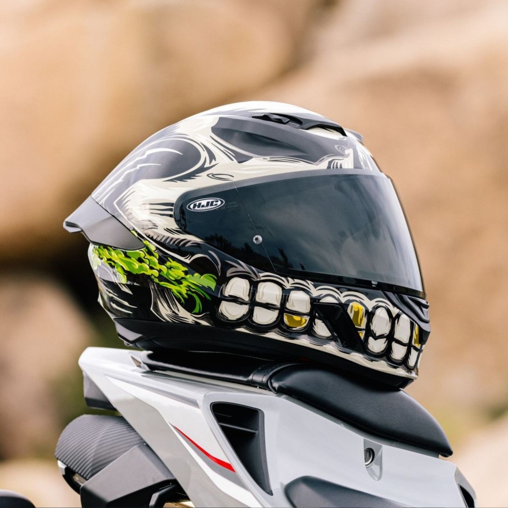 skull motorcycle helmet